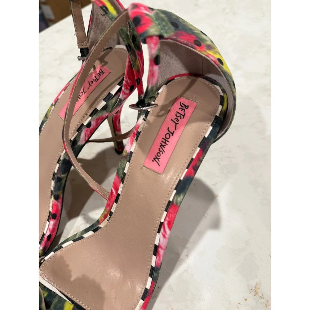 Betsey Johnson Lylly Floral Polka Dot Pom Pom Stiletto Heels Sandals Size 9B - Picture 3 of 7